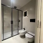 Spacious Renovated 2br Townhouse Cavour 41, Historic Centre アパート *