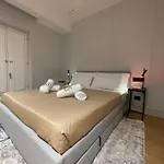 アパート Spacious Renovated 2br Townhouse Cavour 41, Historic Centre オルビア