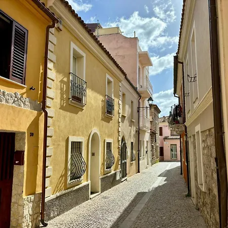 Apartment Completely Renovated 2br Spacious & Stylish Town House-amazing Olbia