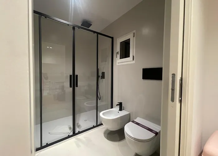 Fully Renovated 2br Spacious & Stylish Town House - Premium Location アパート *