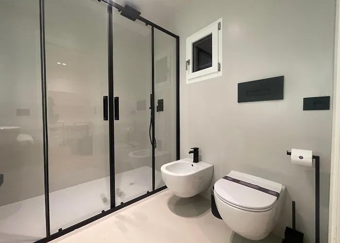 Fully Renovated 2br Spacious & Stylish Town House - Premium Location アパート オルビア